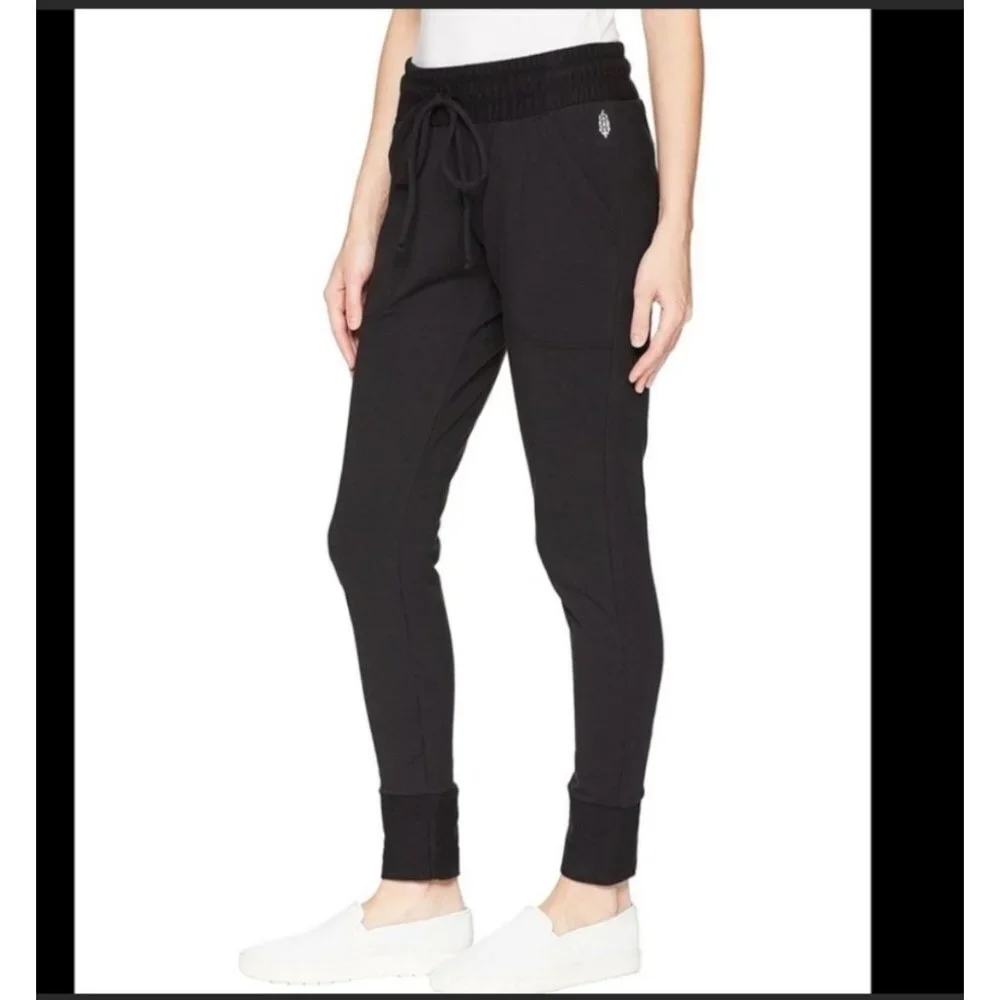 Free People Movement Sunny Skinny jogger size M black‎